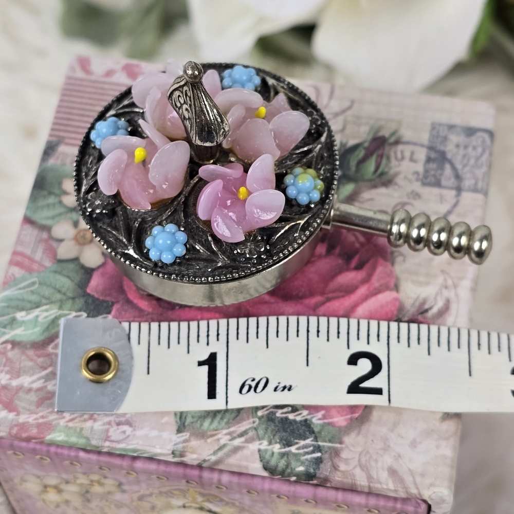 Vintage Mini Trinket Box in the Shape of a Pan - Picture 10 of 15